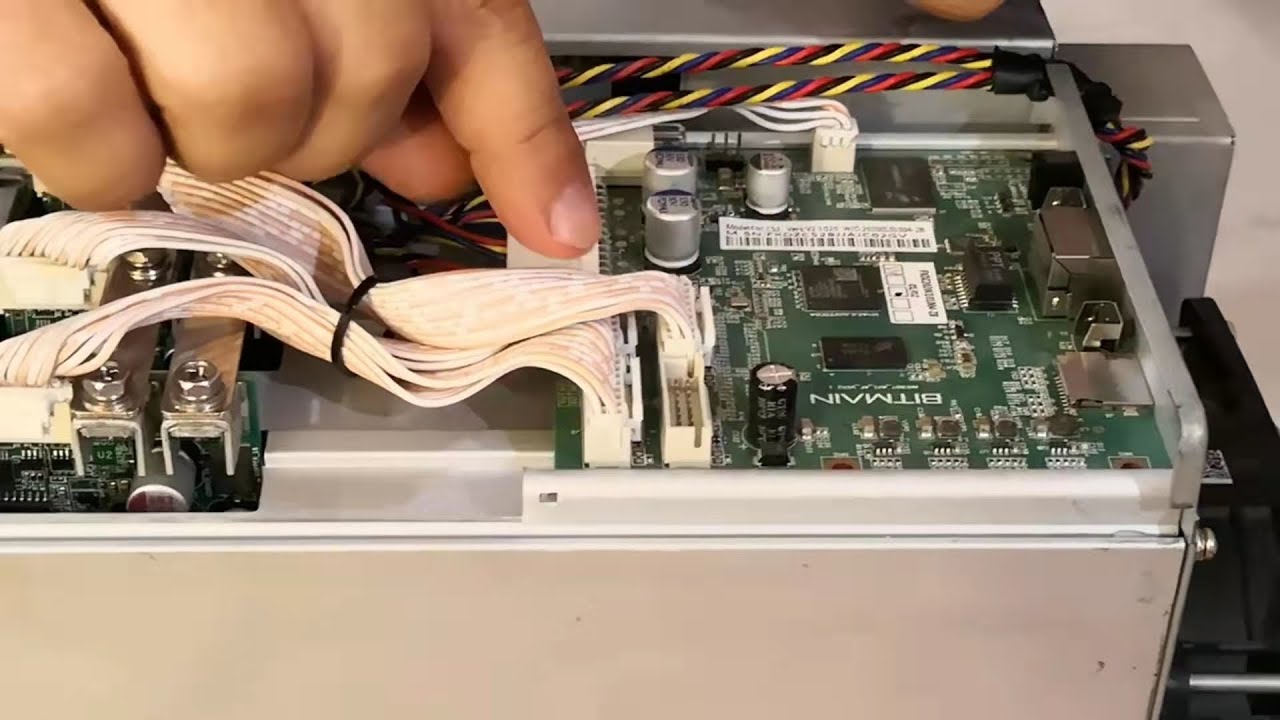 比特币蚂蚁矿机S17+拆机，解决算力掉板案例~矿机、矿场记事