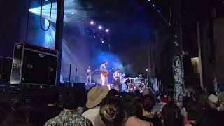 Young The Giant - Different Kind of Love (live)