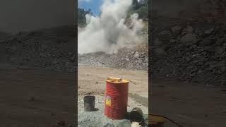 Stone blasting for quarry. #demisesuapnasi #stoneblasting #stone