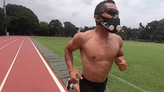 Latihan lari dengan training mask