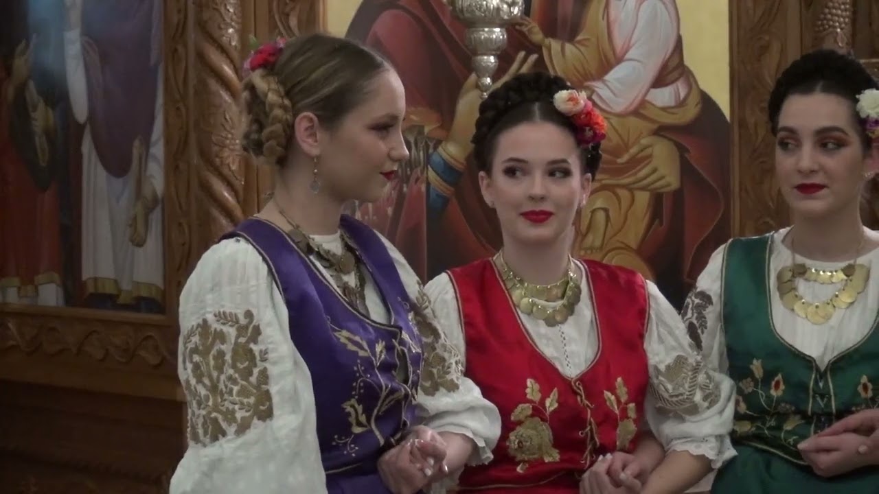 Božićnim i koledarskim pesmama ,,Gusle