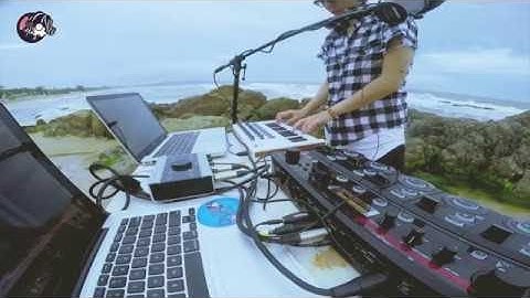 [CHILL WITH ME] Live Looping / MY EVERYTHING - Tiên Tiên