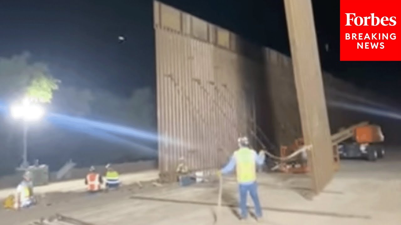 Crews Continue Work On Texas' Border Wall Construction - YouTube