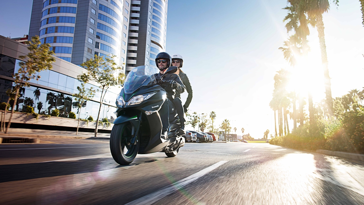 J125 My 2018 Kawasaki United Kingdom