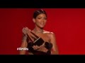 Rihanna Wins Soul/RnB Female - AMA 2013