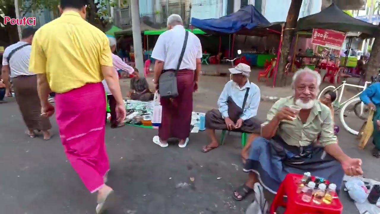 Pansodan Vintagemarket ( Sule နားသူခိုးဈေးခေါ်ပန်းဆိုးတန်းအဟောင်းဈေး)မြင်ကွင်း