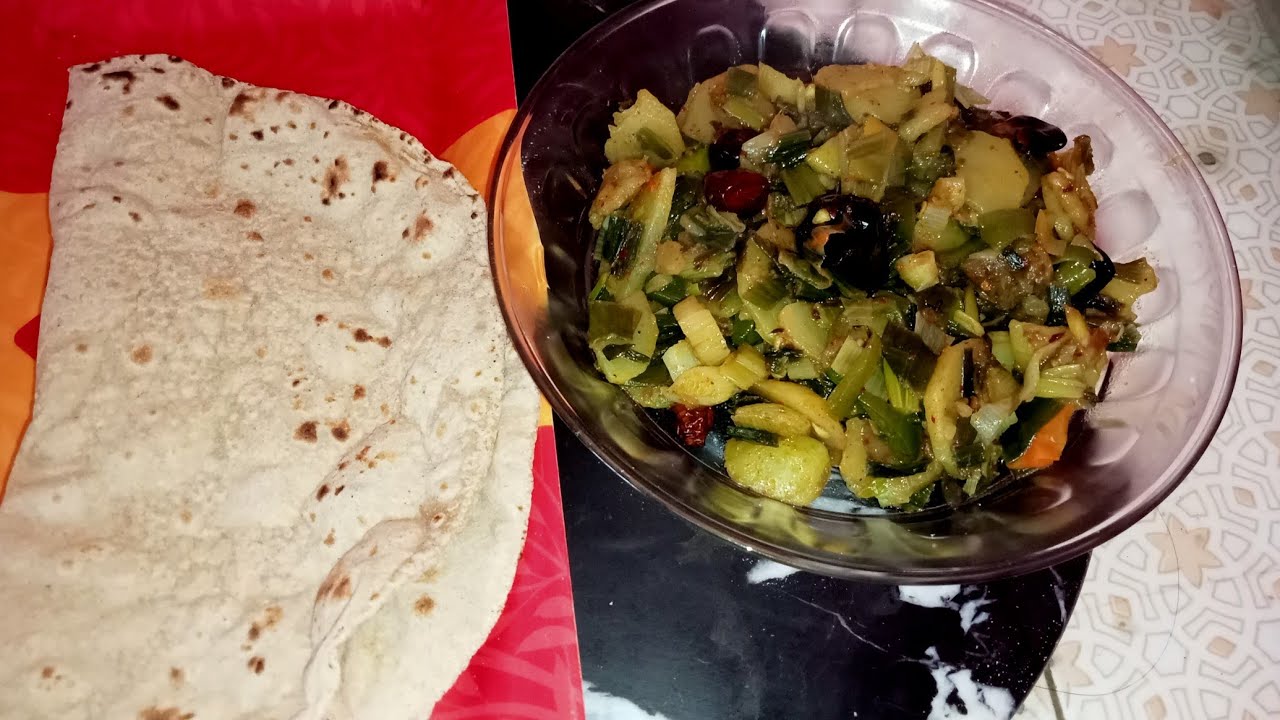 Aloo Hari pyaaz ki sabzi with Besan ki Roti recipe (Easy potato green