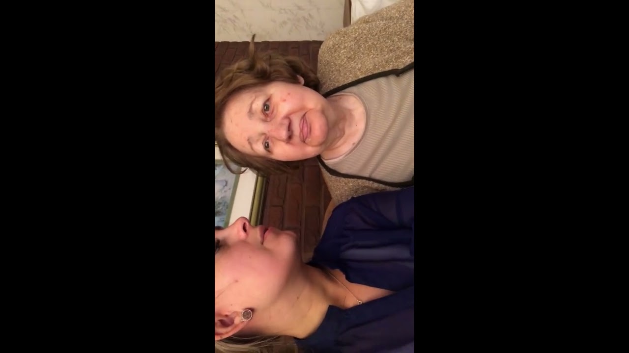 Woman with Alzheimer's remembering how to sing!