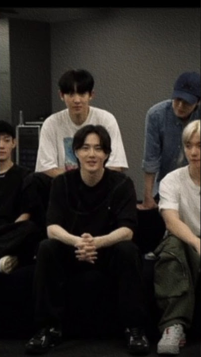 Bare face nya Exo masyaallah bgt 🤍🖤🤍 #exo #xiumin #suho #baekhyun #chen #chanyeol #kyungsoo #sehun