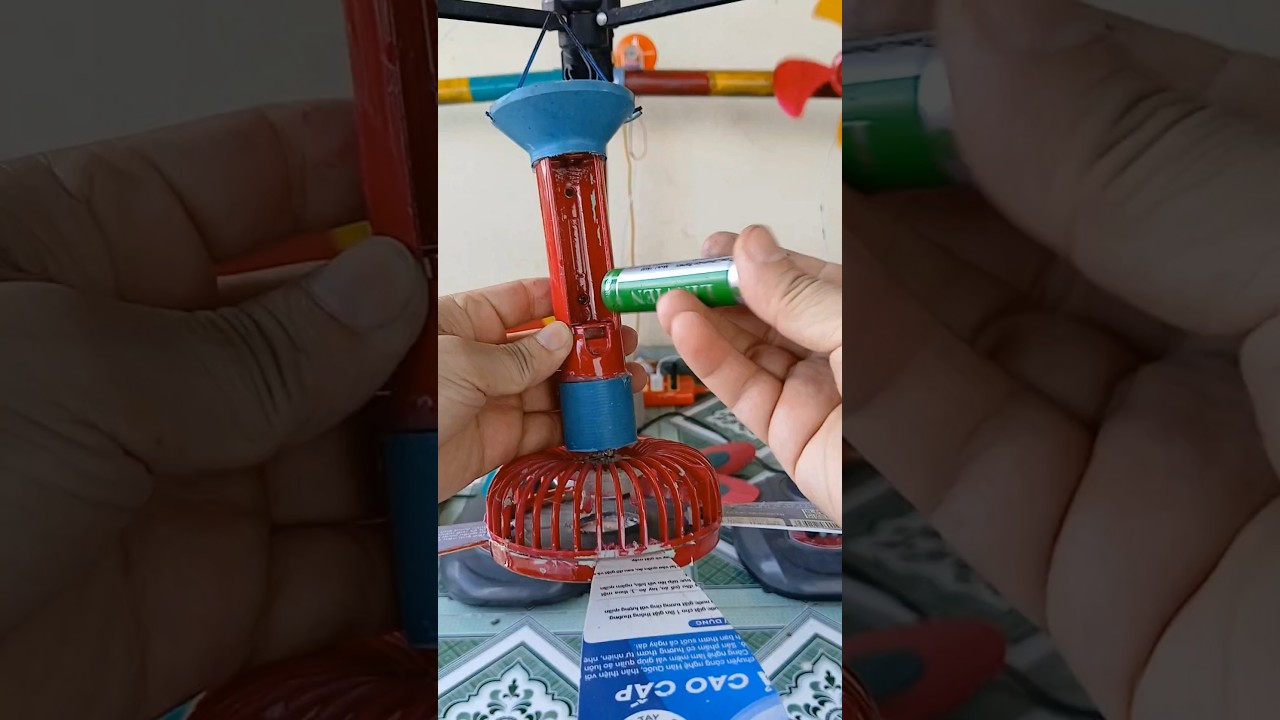 test the power of the battery-powered recycled mini ceiling fan that blows away the heat