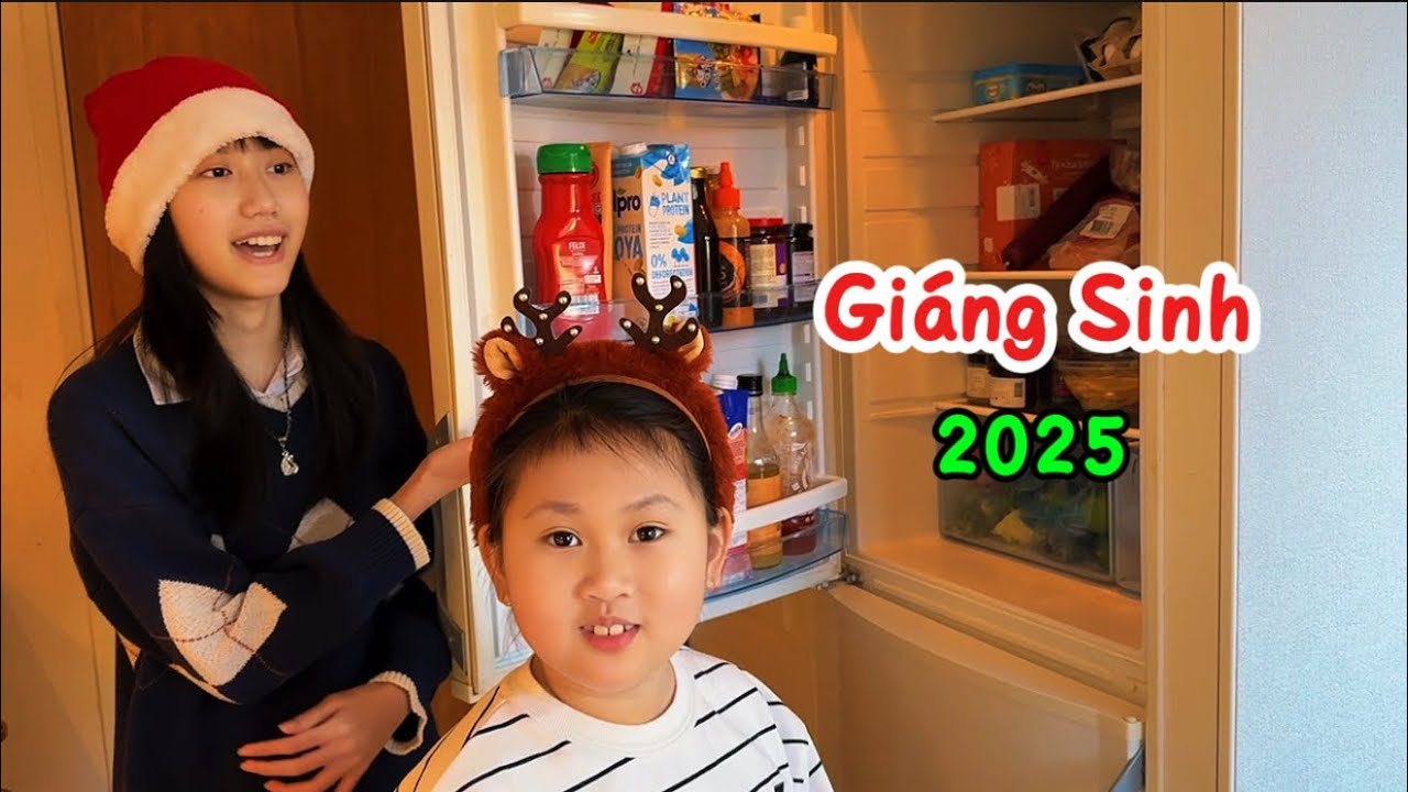 540/ Hai bé Tự vào bếp làm bữa tiệc Giáng Sinh ấm cúng đãi mẹ..