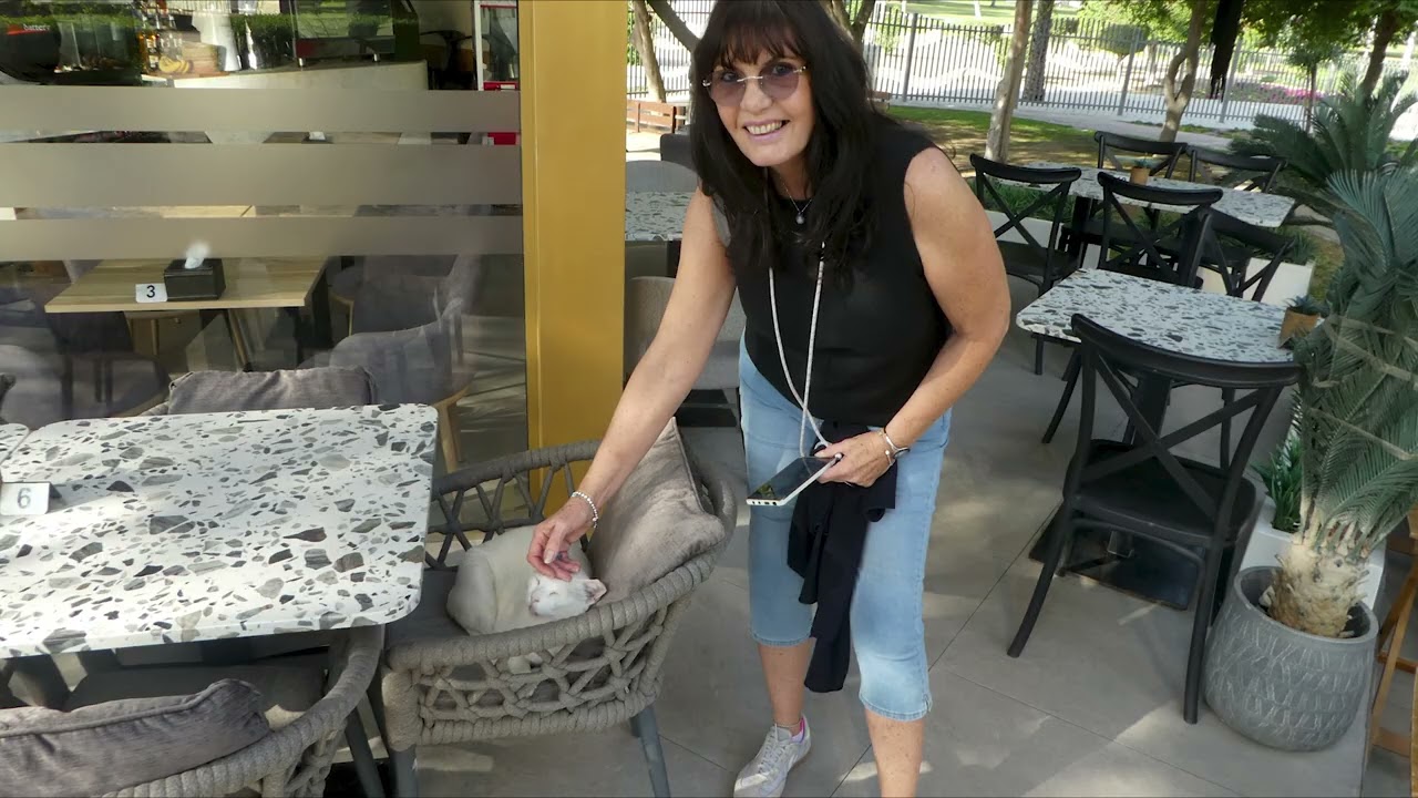 היום החמישי , דובאי