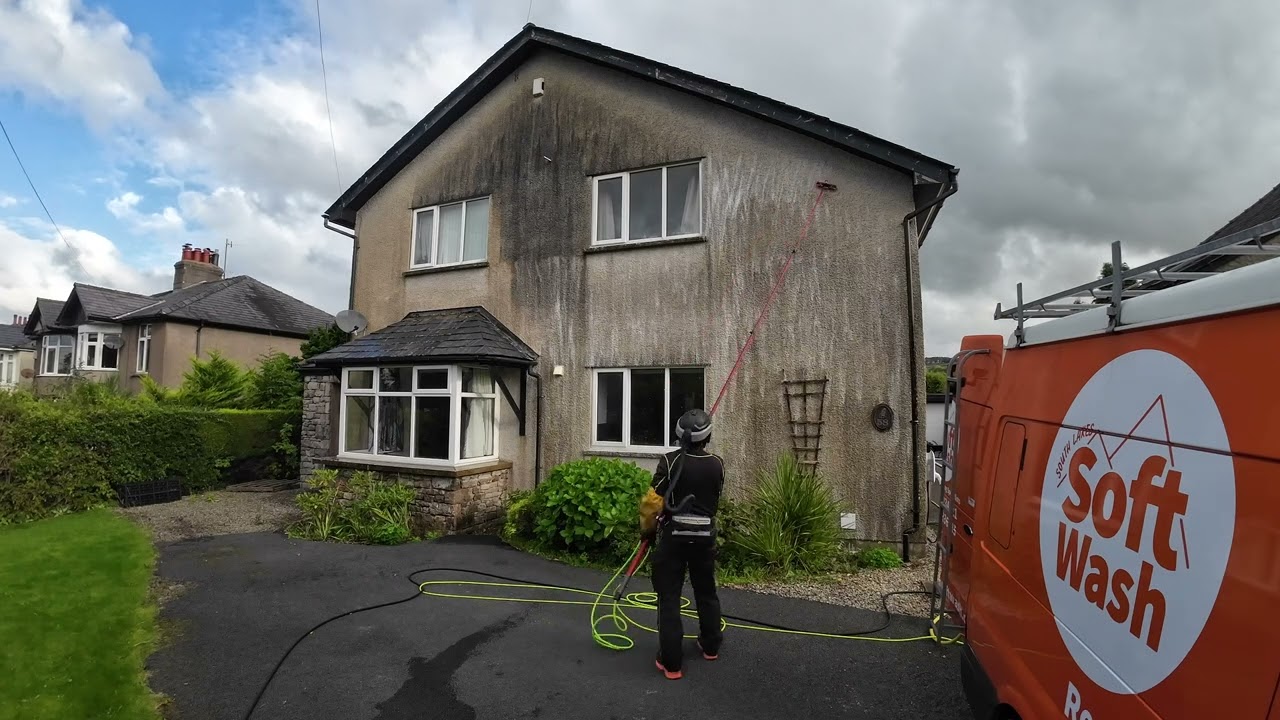 The Amazing Benefits of Soft Washing Your Render