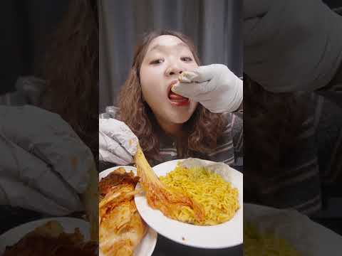 신라면투움바에 만듀랑 김치랑 #먹방 #mukbang thumbnail