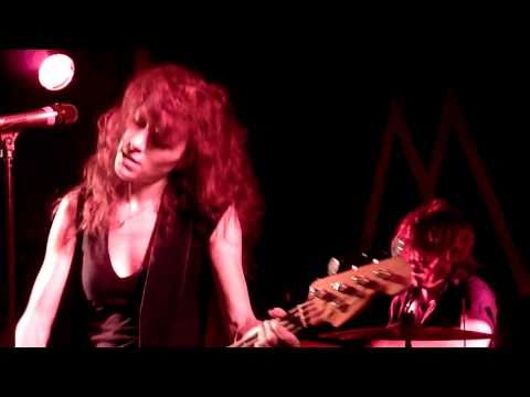 Melissa Auf der Maur - Paranoid [Black Sabbath cov...