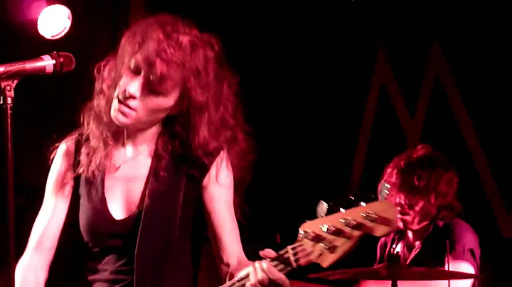 Melissa Auf der Maur - Paranoid [Black Sabbath cov...