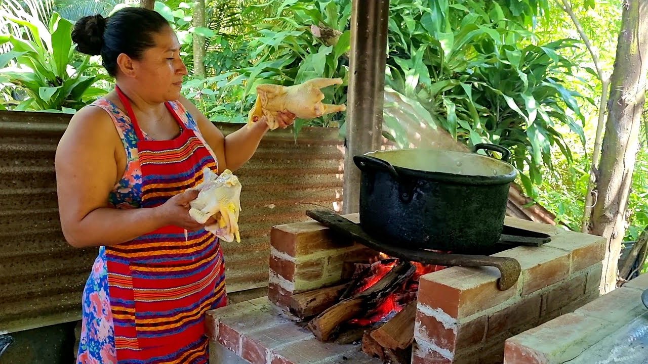 Cocinando 3 Gallinas Criollas en Caldo, Asi Estreno Su Cocina Nueva😱
