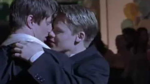 Brian and Justin - Queer as Folk 1 season (prom)