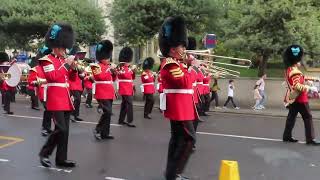 Changing the guard in Windsor   LAST DAY IN TUNICS