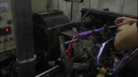 Automatic shoelace tipping machine with high speed