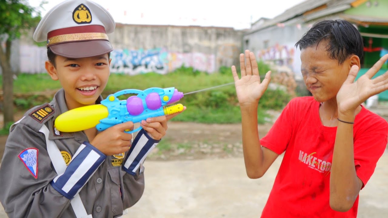 DRAMA LUCU | MOTOR MAMA RARA HILANG ,UNTUNG ADA PAK POLISI | Princess Rara