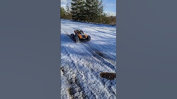 TRAXXAS X MAXX 8S snow bash, super slow motion, LED light kit, braking, stopping super slow motion.