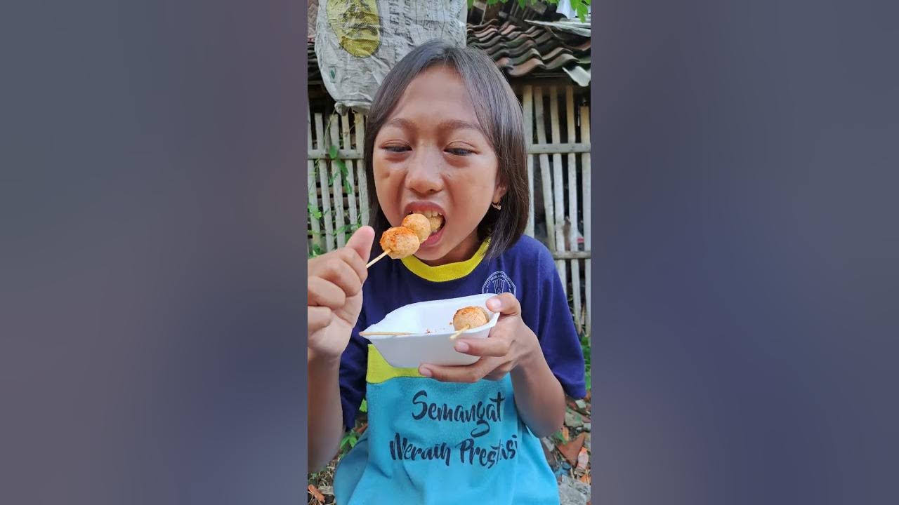 Challenge makan tahu bulat tambah bon cabe level 50