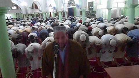 صلاة العشاء من مسجد السنة يوم 6 رمضان 1437 هـ تلاوة عطرة من شيخ إبراهيم