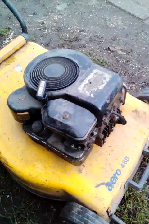 Briggs&Stratton 4hp motor - YouTube