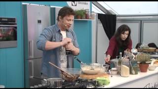 Jamie Oliver Makes Cheese-Cake With Guinness At Taste Of Dublin - New Edge