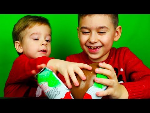 Kids open MAXI kinder surprise