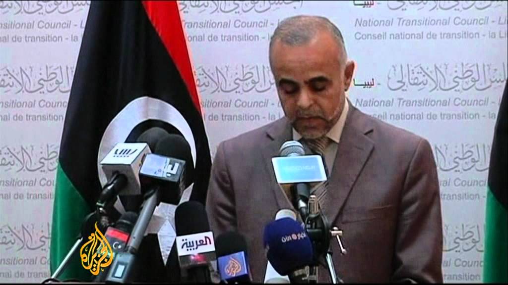 قُتل عدد من الأشخاص في اشتباكات قرب معقل القذافي السابق