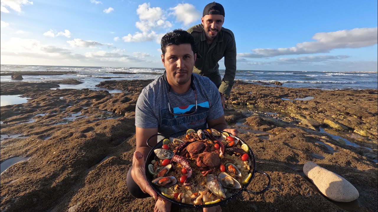 تحدي🔥الصيد وطبخ🍽️البايلا على طريقة الشيف👨‍🍳ميدو بفواكه بحر الصحراء المغربية🇲🇦