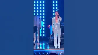 Benson Boone Pulled a Fan On Stage… For a Backflip?! 😳🔥#bensonboone #shorts Benson Boone Pulled a Fan On Stage… For a Backflip?! 😳🔥#bensonboone #shorts