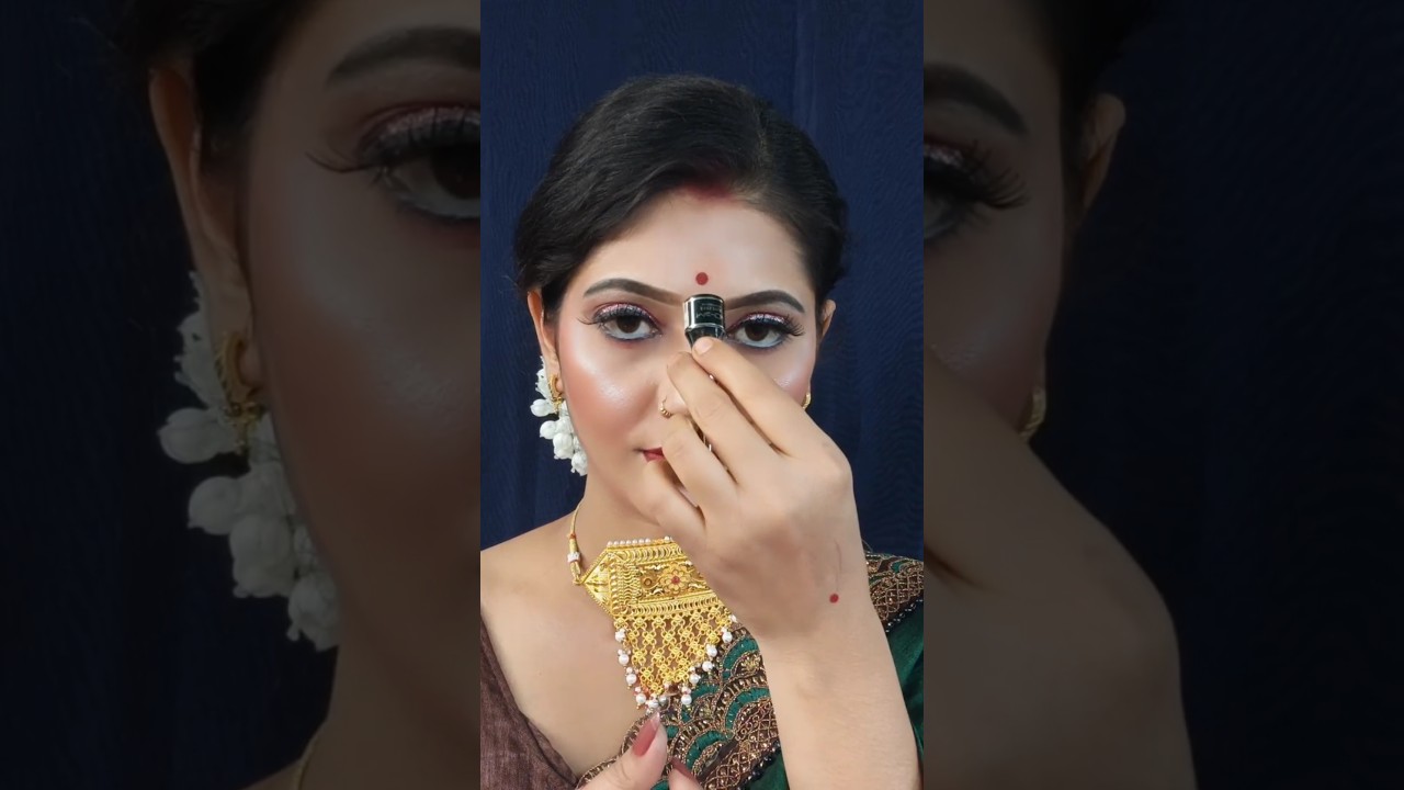 😑😑ye kya# chandrakar bindi hack # red lipliner # bindi hack# short