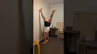 Handstand Scissors