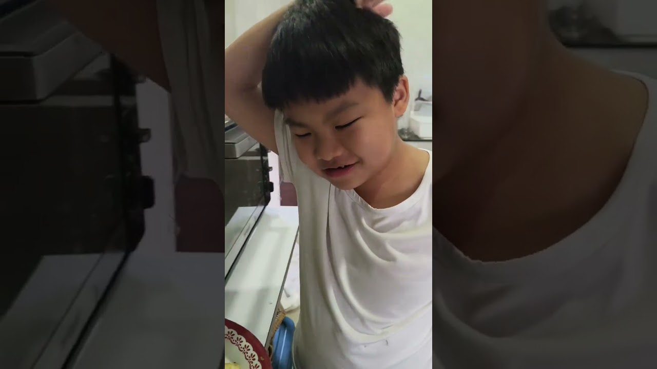 EP 73 How to eat pineapple.