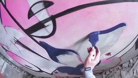 How to do graffiti using augmented reality. Trace your sketch on a wall with SketchAR