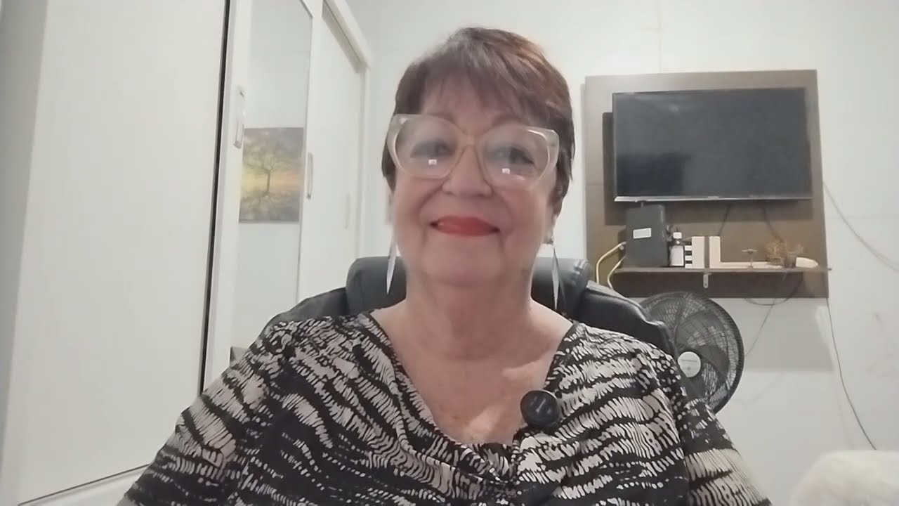 #Fatima& Felipe só sendo guia turísticos em Rainha Izabel trabalhar q é bom ninguém quer 😂😂😂😂😂