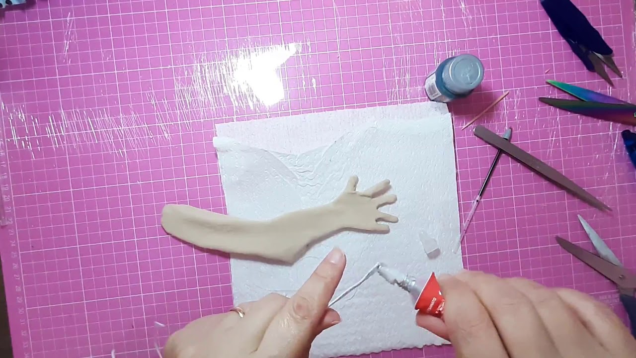 Como articular bracinhos e dedinhos de boneca