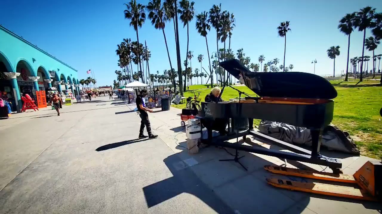 The Venice Piano Man