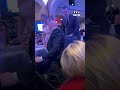 Les images de l’évacuation des proches de D. Trump présents au dîner des correspondants｜TF1 INFO