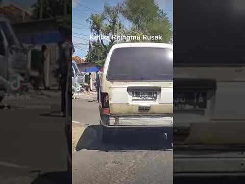 VIRAL!!! mobil ini belok pake sein tangan