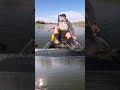 Kayak Contre Bête Chasse Aux Poissons Sauvages Kayak Contre Bête Chasse Aux Poissons Sauvages