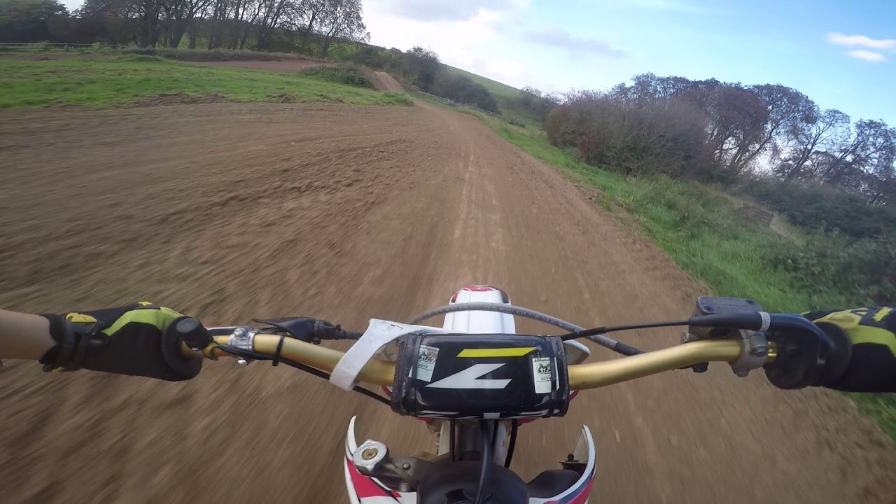 Junior #7 rockt den Kelzer Berg auf seiner Honda CR 85