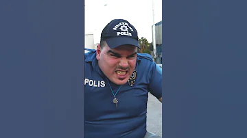 لما خالد يصير شرطي مرور 