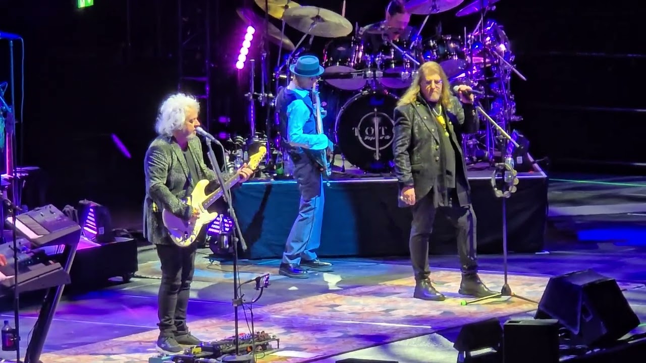 Toto - I Won't Hold You Back Live Birmingham 2/2/25 - Dogz of Oz Tour