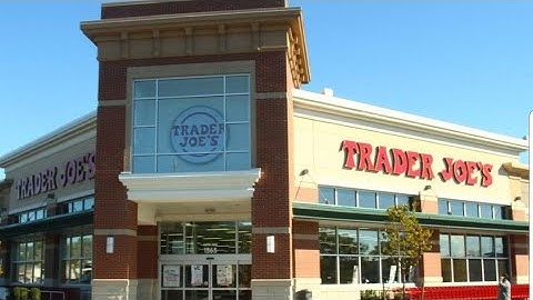 10 MUST BUY ITEAMS when your at TRADER JOES!