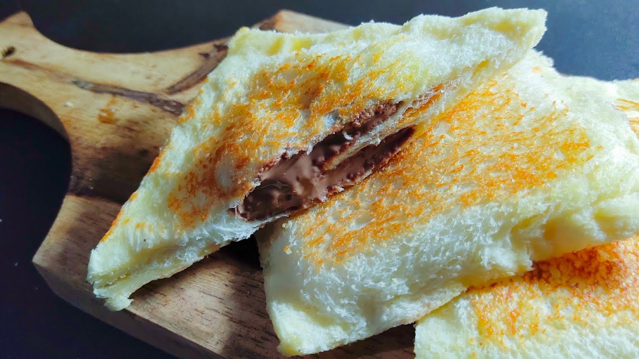 Roti Bakar isi coklat Lumeerr - cuman 2 Bahan - Resep ...