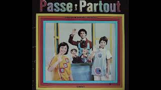 Video thumbnail of "Passe-Partout - Les Chansons Volume 1 - #2 - Les Grenouilles (1980)"